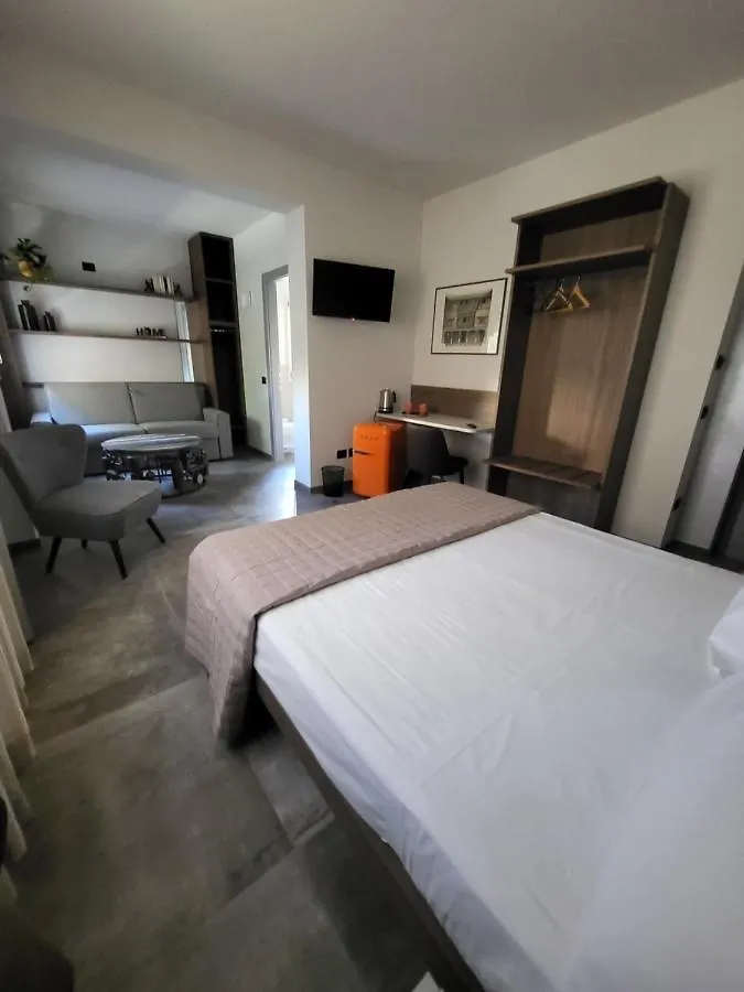 Via Goito 25 Rooms & Apartment Peschiera del Garda