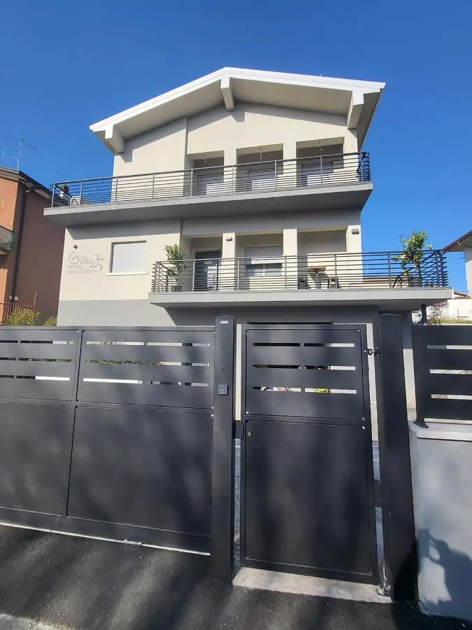Via Goito 25 Rooms & Apartment Peschiera del Garda Gæstehus