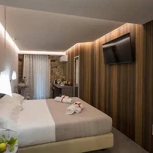 charming-rooms.taorminaitalyhotels.com/
